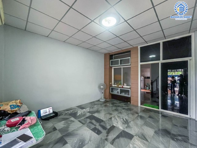 *****ทาวน์เฮ้าส์มือสองย่านกรุงเทพมหานคร ม.บ้านงาม พระยาสุเรนทร์ 30 หลังมุม! บนเนื้อที่ 17 ตร.ว. ฟังก์ชัน 2 ห้องนอน 2 ห้องน้ำ 1 ที่จอดรถ โครงการอยู่ในแหล่งชุมชนสะดวก หาของกินง่าย เดินทางง่าย รายล้อมด้วยสิ่งอำนวยความสะดวก ใกล้แฟชั่นไอส์แลนด์ จองเลย!